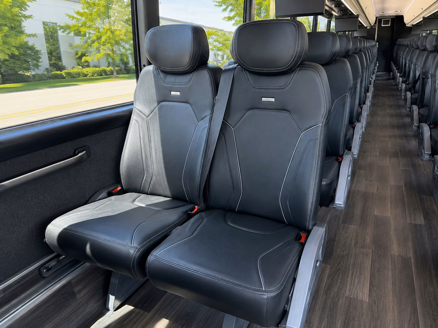 charter bus rentals for western washington university vikings games and events in bellingham